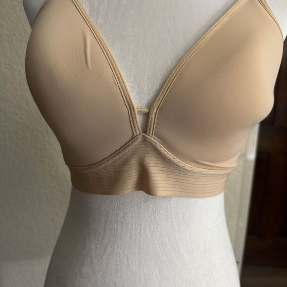 Lively T-Shirt Wireless Spacer Bra No Underwire 36DDD - Picture 4 of 10